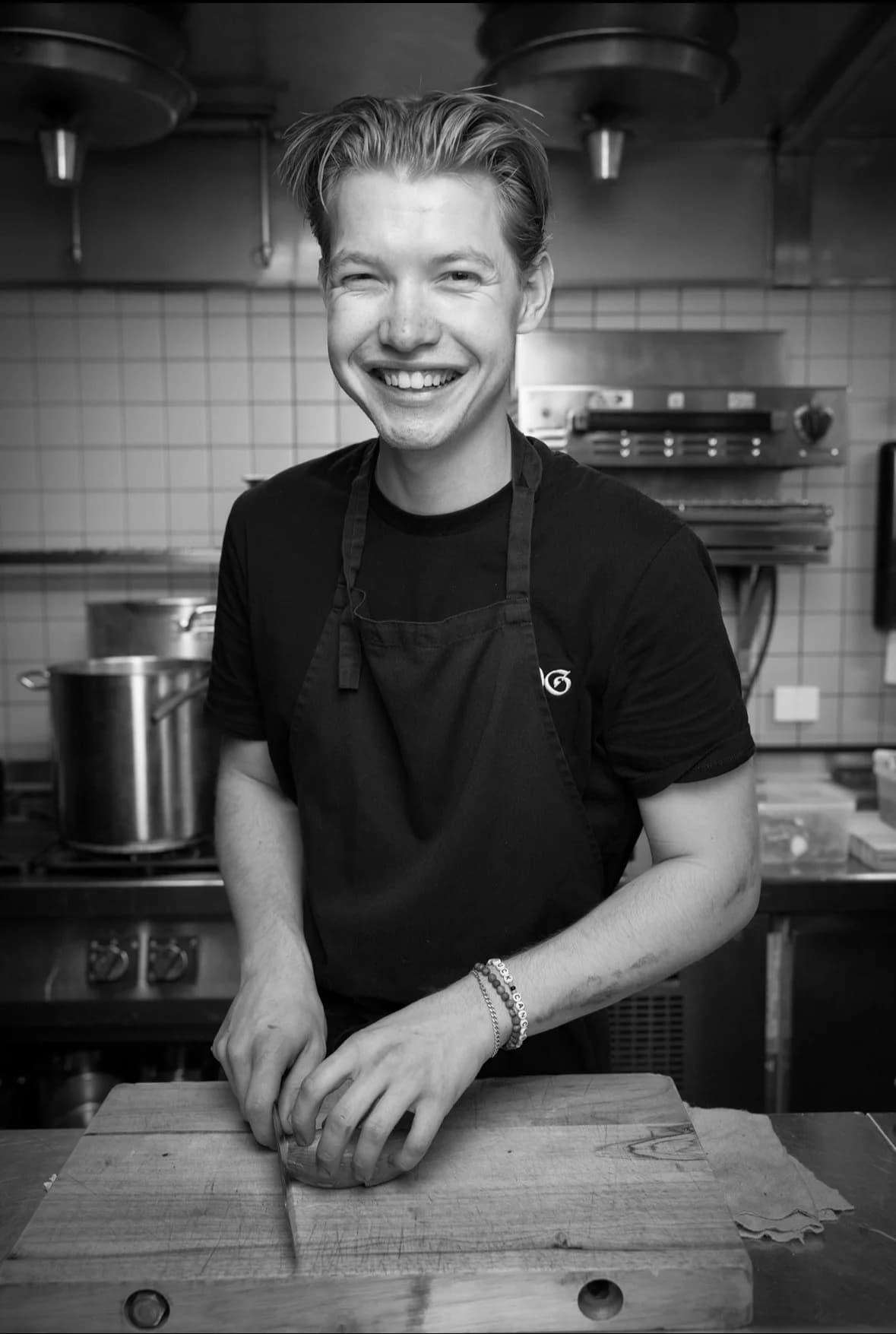 Øystein, som driver Hammerblad, på kjøkkenet