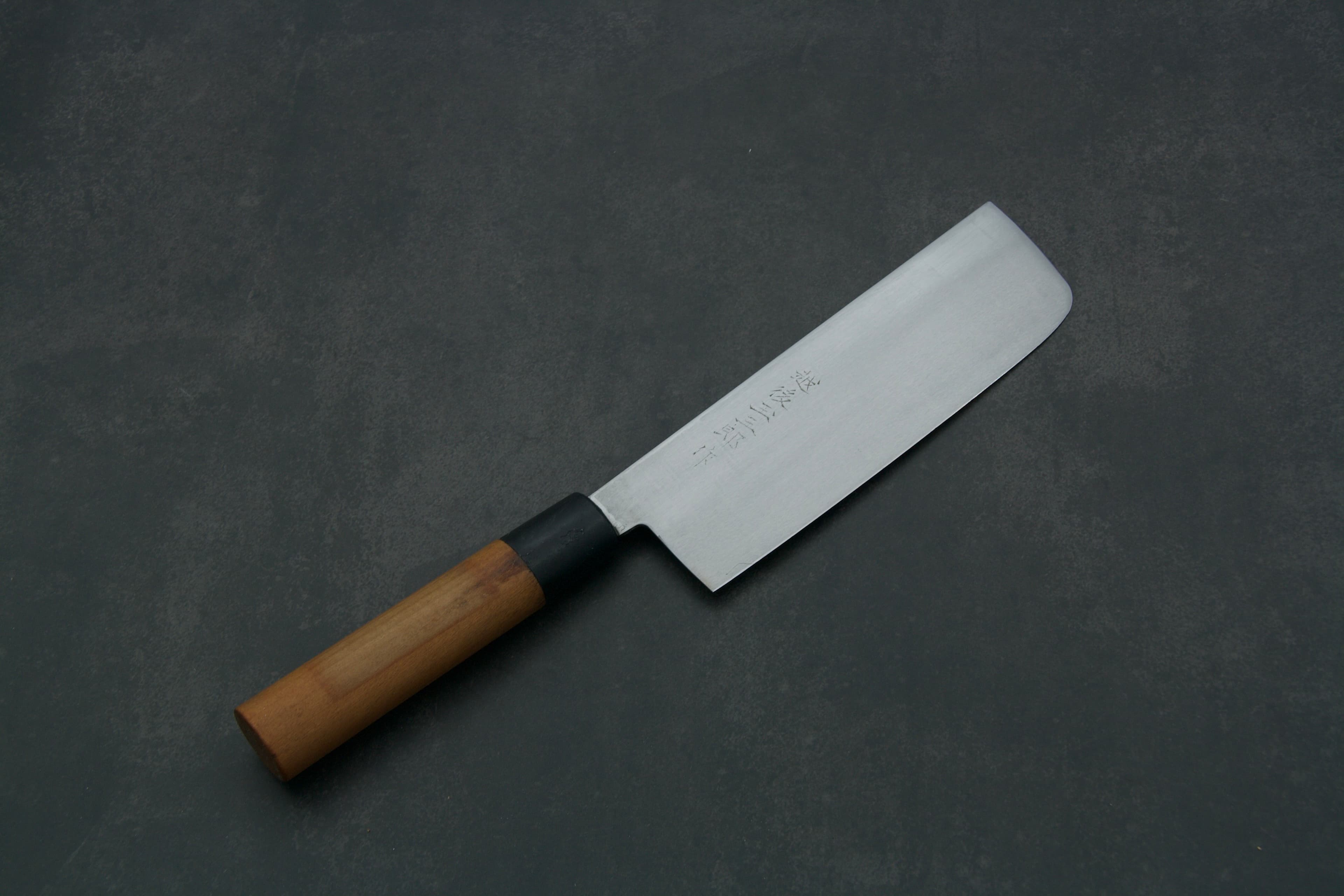 Restaurert Nakiri Karbonstål WA håndtak 18cm